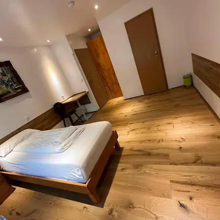 Guest house Tu Ferienzimmer In Stadtmitte