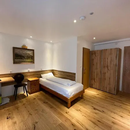 Guest house Tu Ferienzimmer In Stadtmitte