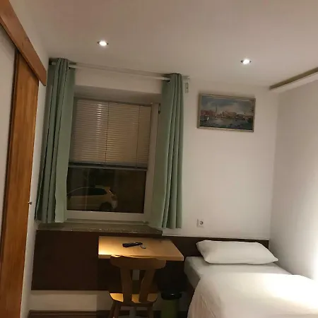 Tu Ferienzimmer In Stadtmitte * Ulm