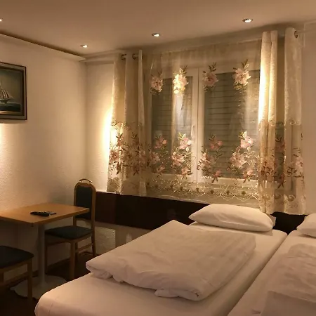 Tu Ferienzimmer In Stadtmitte Guest house Ulm