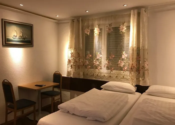 Tu Ferienzimmer In Stadtmitte Πανσιόν Ουλμ